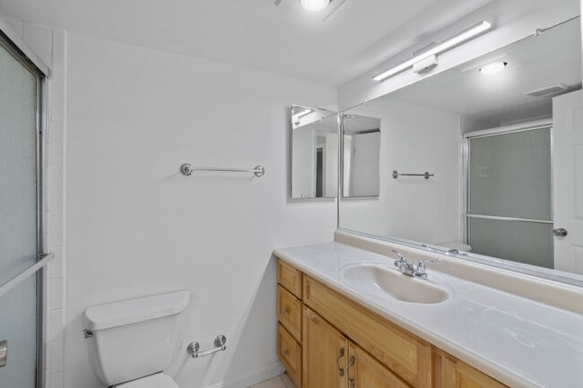 Building Photo - 2 bedroom 2 full bath condo in Annapolis - Ready Now!