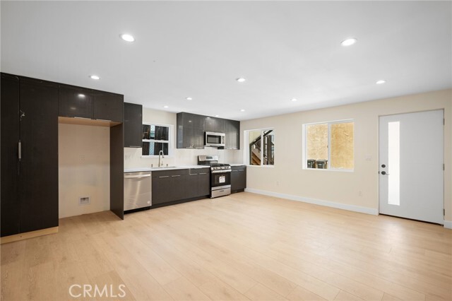 Building Photo - 1009 W Angeleno Ave