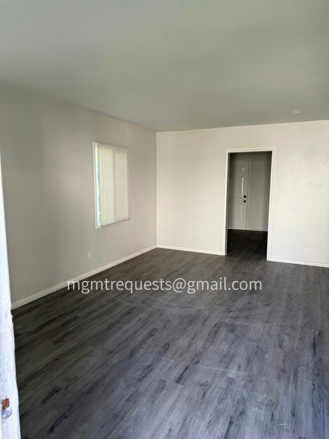 Building Photo - 4228 Tenth St, Unit 4228