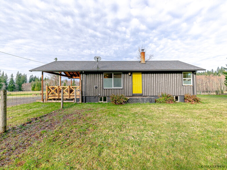 house and yard - 41441 SE Kitzmiller Road