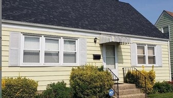 Building Photo - 244 Frank Ave