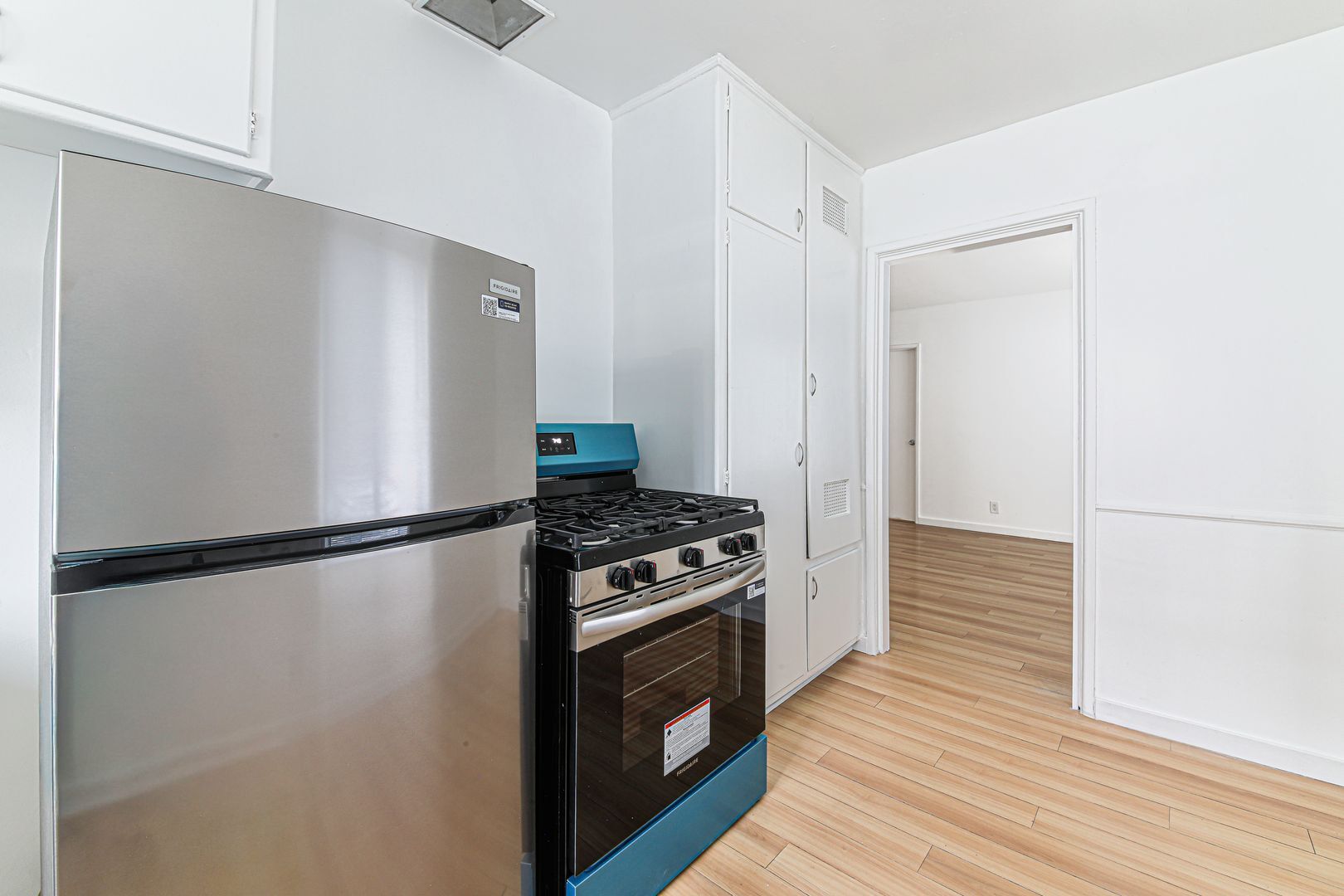 Building Photo - 5757 La Mirada Ave