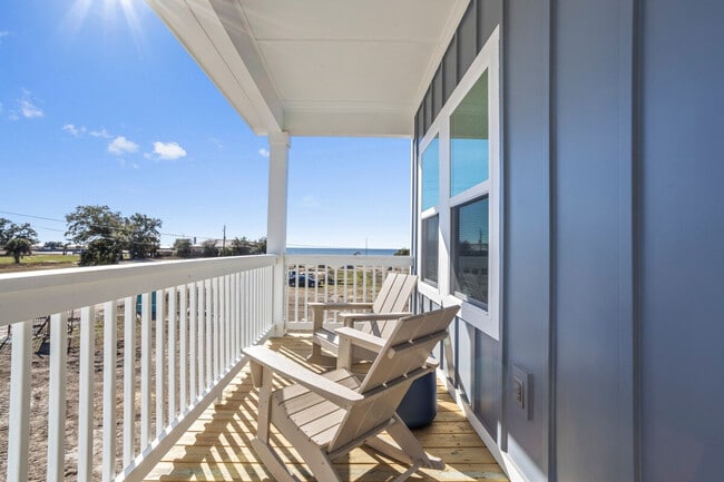 Building Photo - 135 Brady Dr