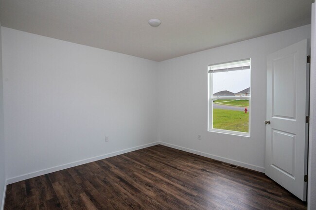 Building Photo - BRAND NEW 3 BEDROOM HOME - BOLIVAR, MO