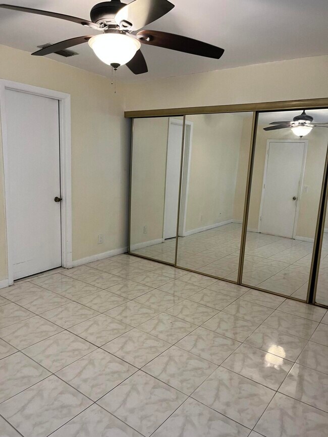Building Photo - 5 Crossings Cir