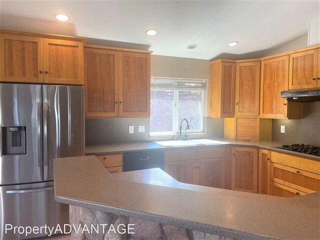 Building Photo - 3 br, 2.5 bath House - 731 Lingel Dr