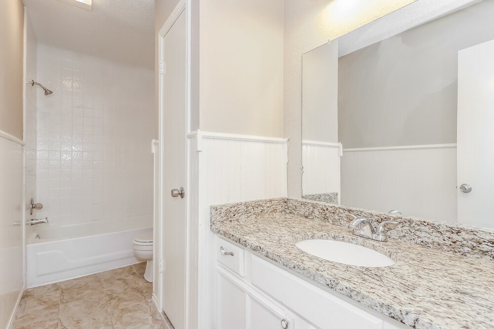 Building Photo - 4213 Claremont Dr