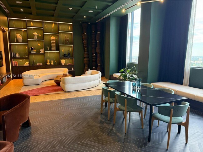 Building Photo - 11 NE 6th St