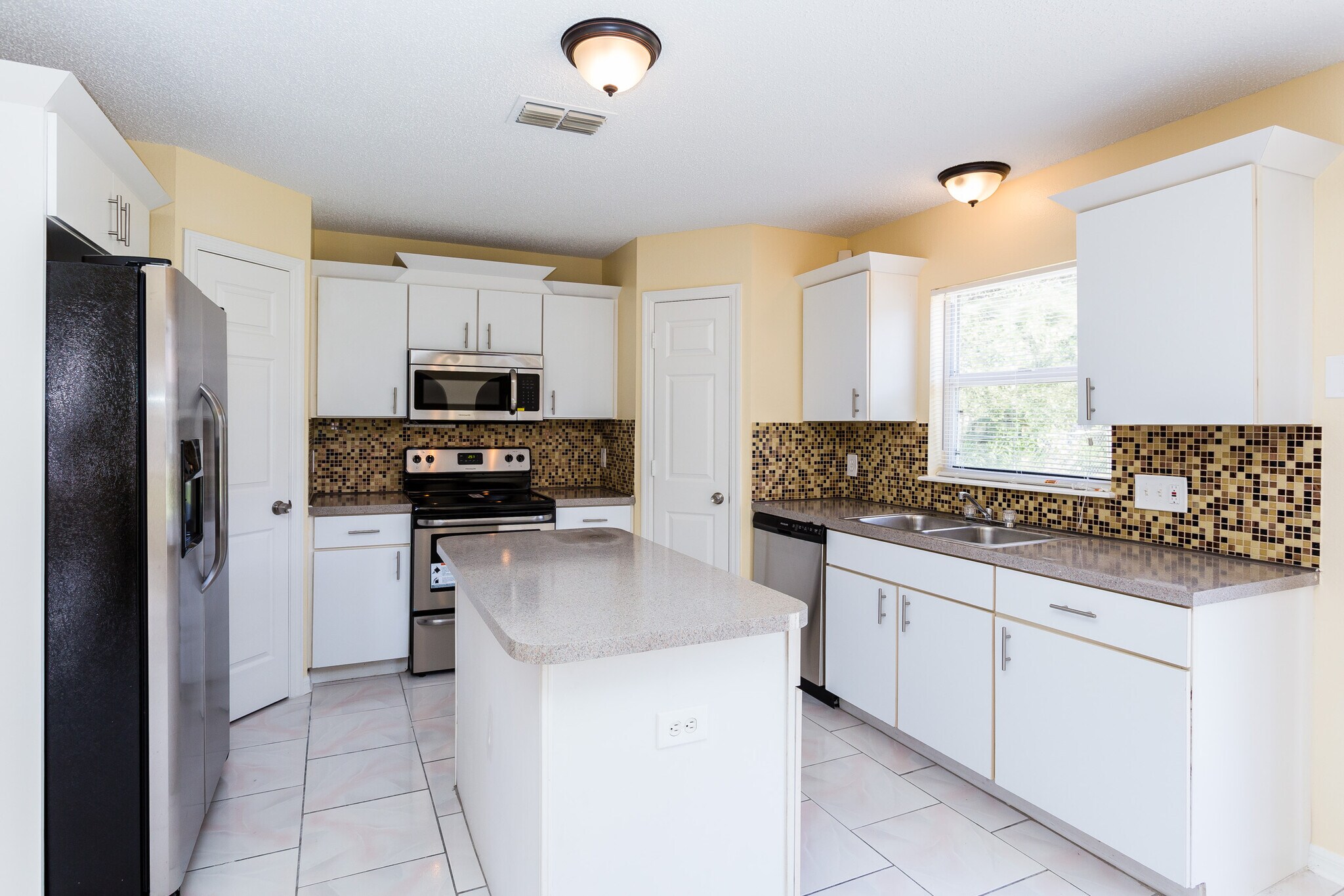 Building Photo - 616 Floridian Dr