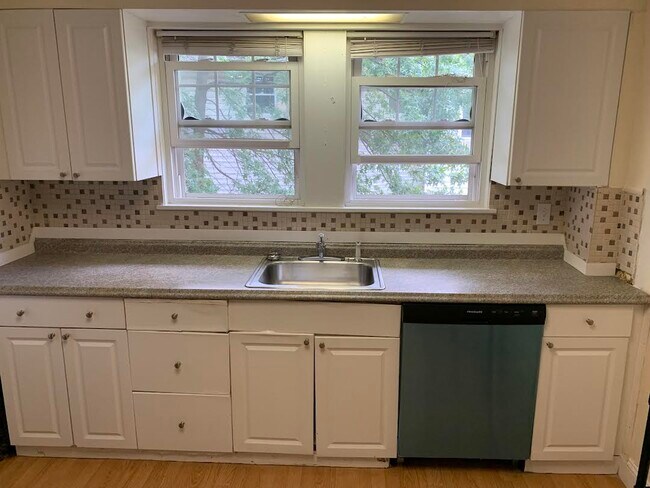 Building Photo - 264 Foster St