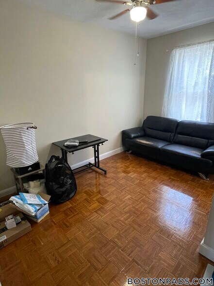 Building Photo - 1124 Cambridge St