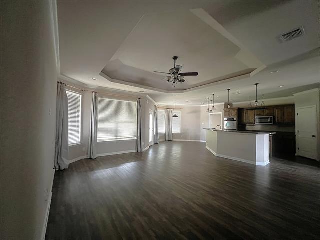 Building Photo - 710 Wolf Creek