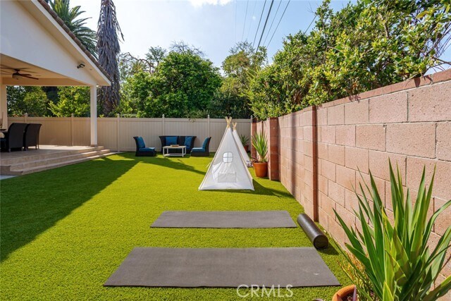 Building Photo - 12945 Calvert St