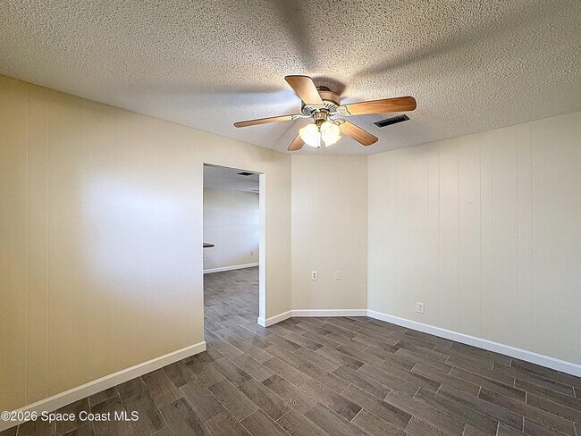 Building Photo - 1315 Lester Ct