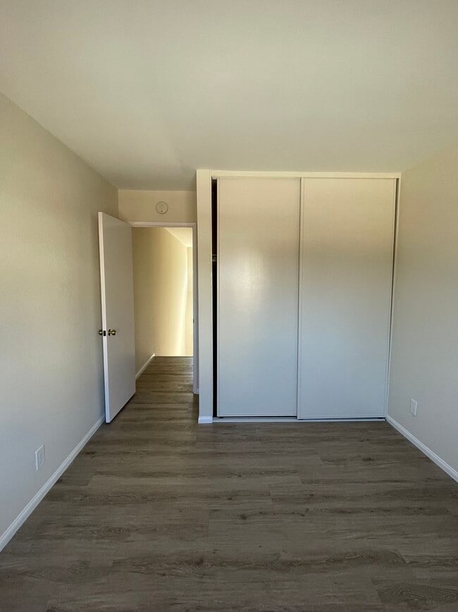 Building Photo - 3/2 Townhouse in Las Palmas UTC/La Jolla