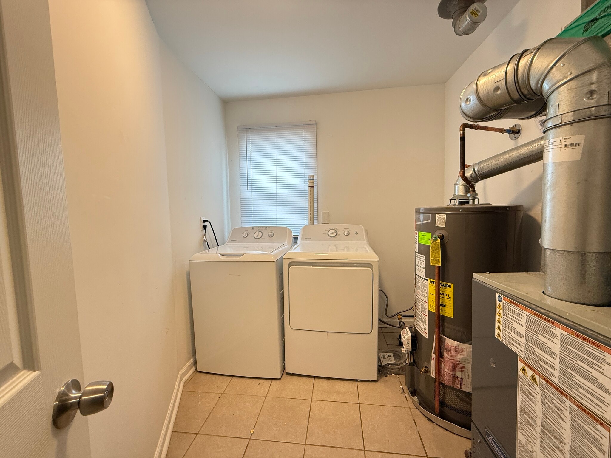 Building Photo - 14310 Hobart Ave