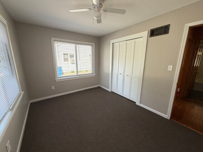 Building Photo - Two Bedroom Ranch for Rent