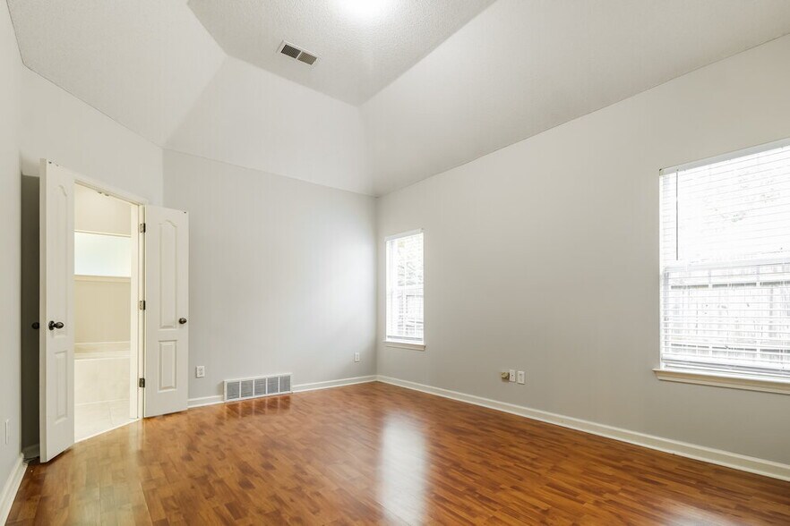 Building Photo - 9126 Karen Mill Cove