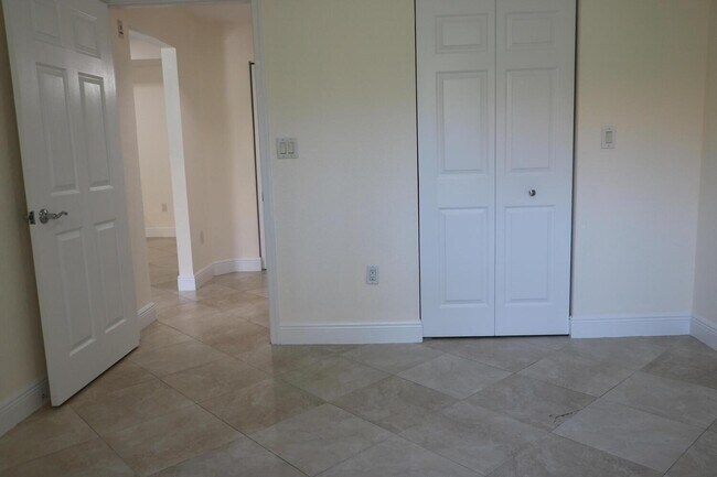 Building Photo - 1803 N Flagler Dr