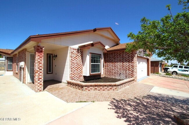 Building Photo - 4517 Loma Canada Ct
