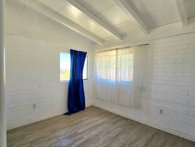 Building Photo - 6457 Yucca Ave