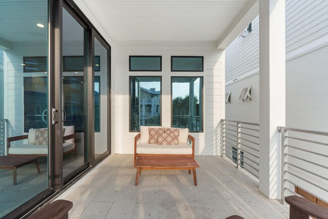 Building Photo - 26 Sea Walk Cir