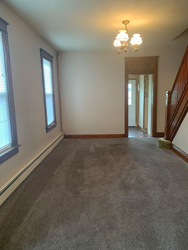 Building Photo - Dallastown SD 3 Bedroom House-Yard, Parking