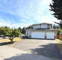 Building Photo - Large 4 bedroom 2.5 bathroom in Arlington