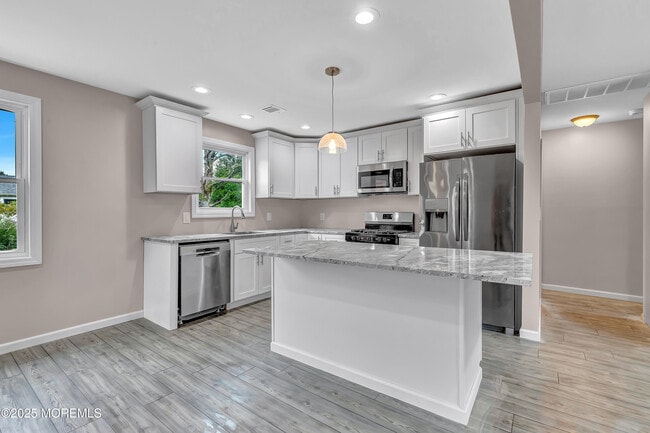 Building Photo - 44 Chancellor Ct