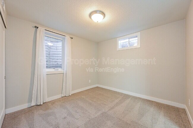 Building Photo - 1949 S Kearney Way