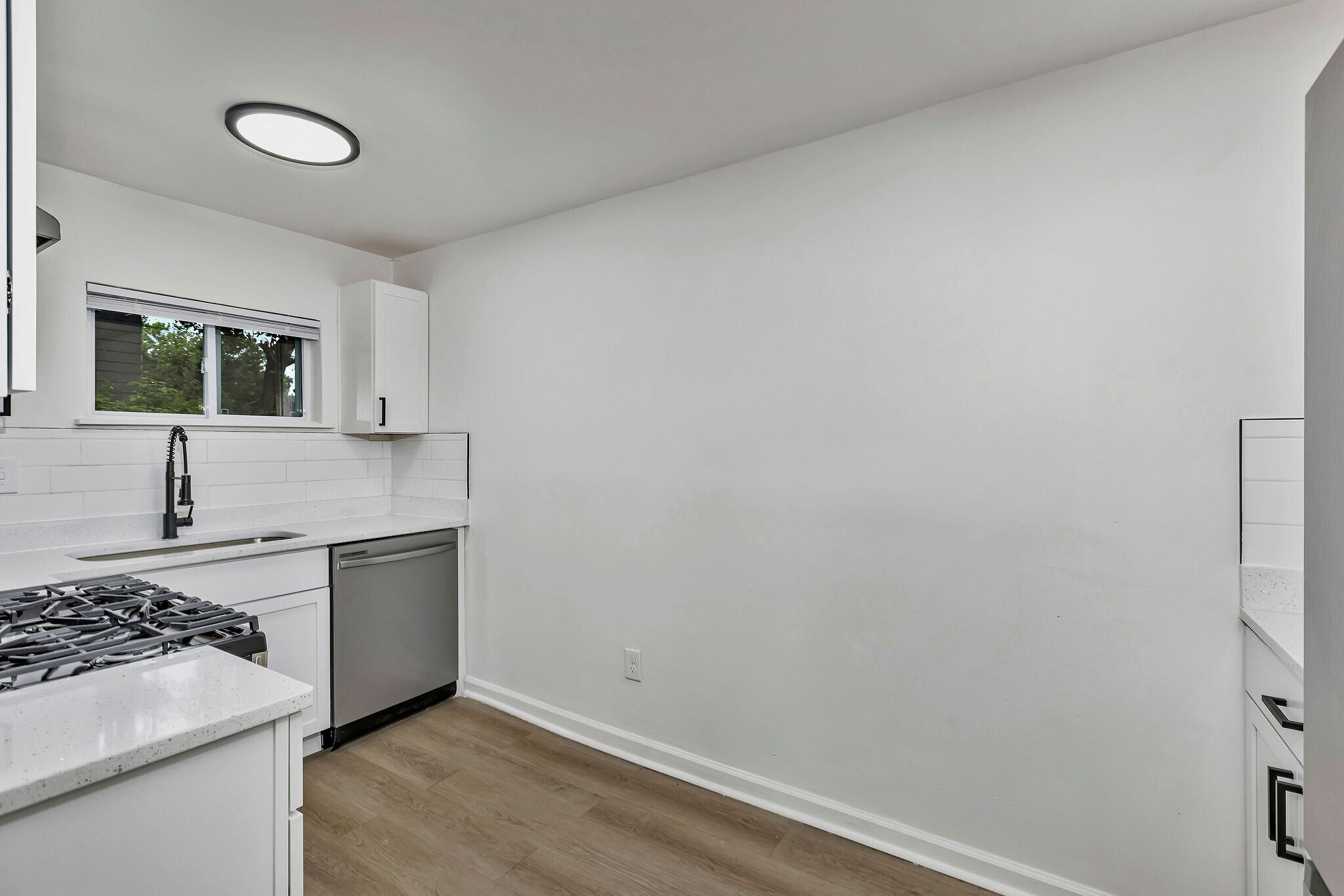 Building Photo - 2535 Lysle Ln
