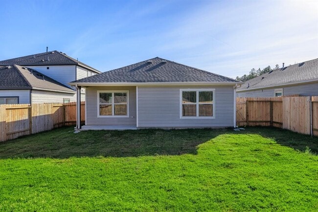 Building Photo - 5808 Begonia Ct