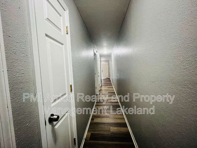 Building Photo - 1223 Ave L
