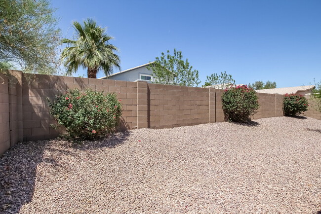 Building Photo - 8606 W Las Palmaritas Dr