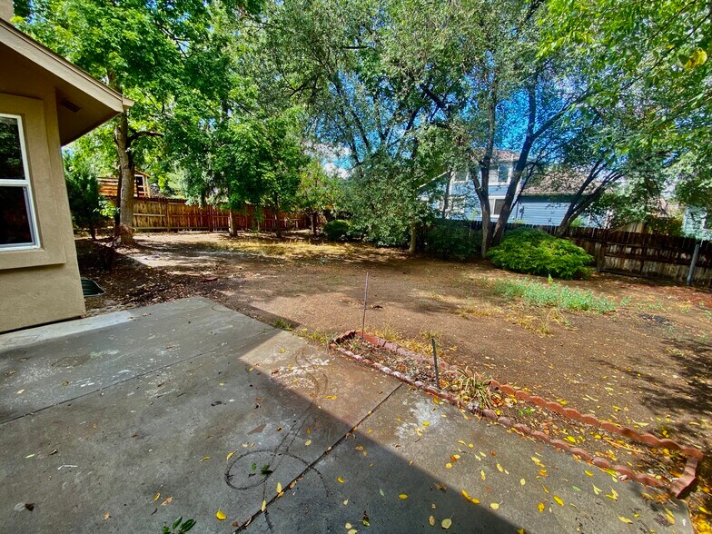 Building Photo - 970 Bayfield Dr