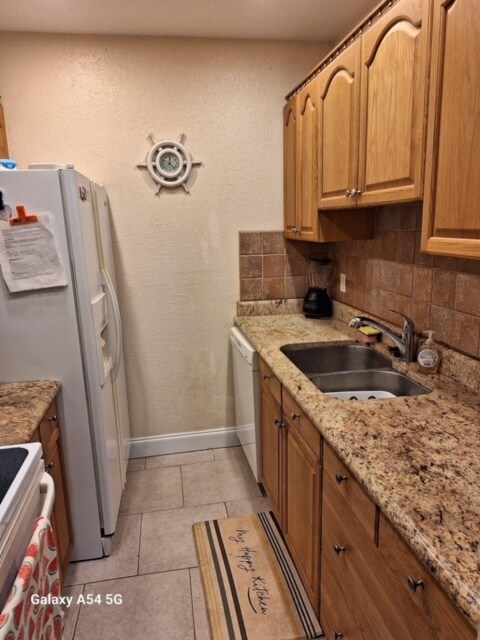 Building Photo - 165 Medallion Blvd