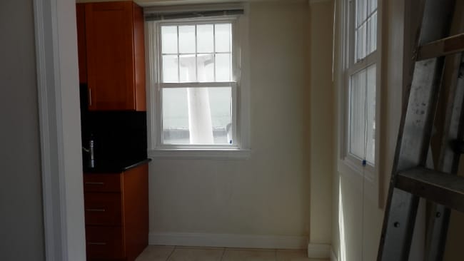 Building Photo - 1060 Powell St