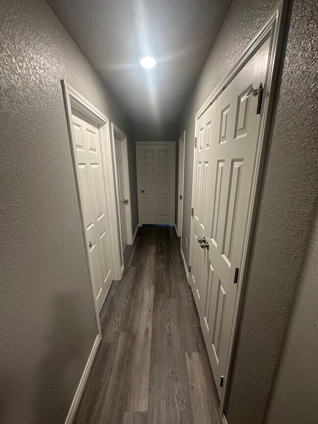 Building Photo - 3Bed/2Bath