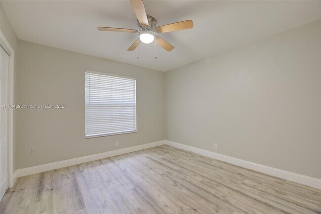 Building Photo - 1224 NE 2nd Ave