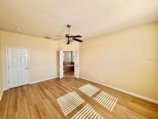 Building Photo - 610 15th Ave NW