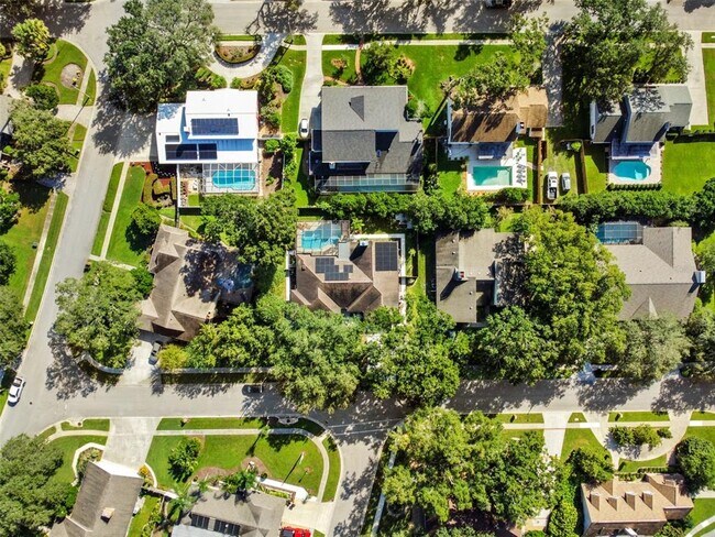 Building Photo - 10911 Victoria Arbor Way