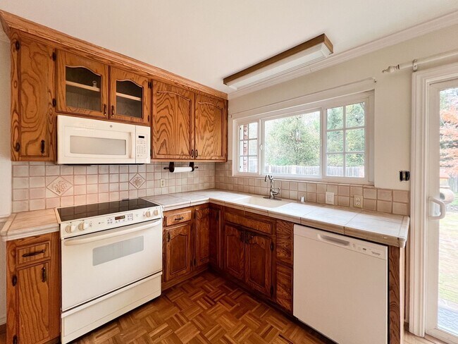 Building Photo - Four Bedroom Ranch-Style Home on an Extra-Large Lot