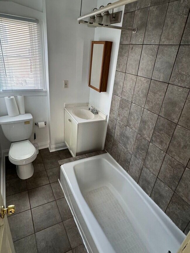 Building Photo - 7907 W Grand Ave