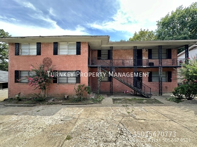 Primary Photo - Conveniently located 2 Bedroom/ 1bath apar...