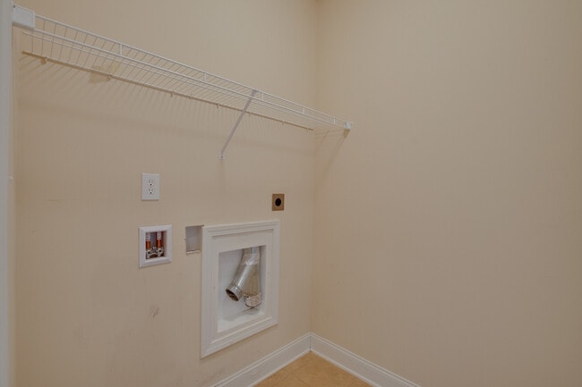 Building Photo - 2917 Magnolia Park Drive Southeast