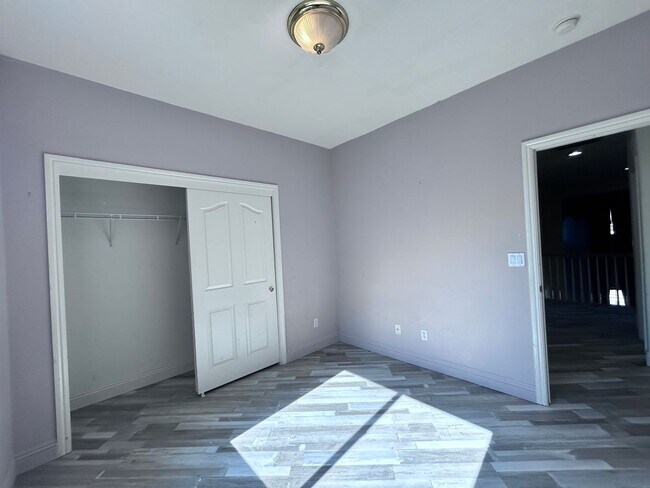 Building Photo - Beautiful Four Bedroom Home in Sacramento