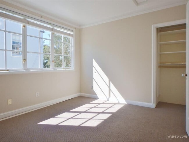 Building Photo - 40 Santa Paula Ave