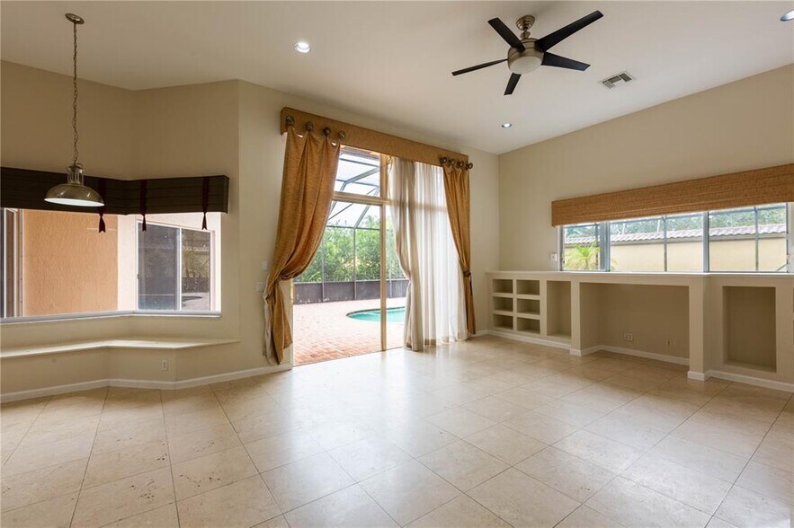 Building Photo - 18520 SW 39th Ct