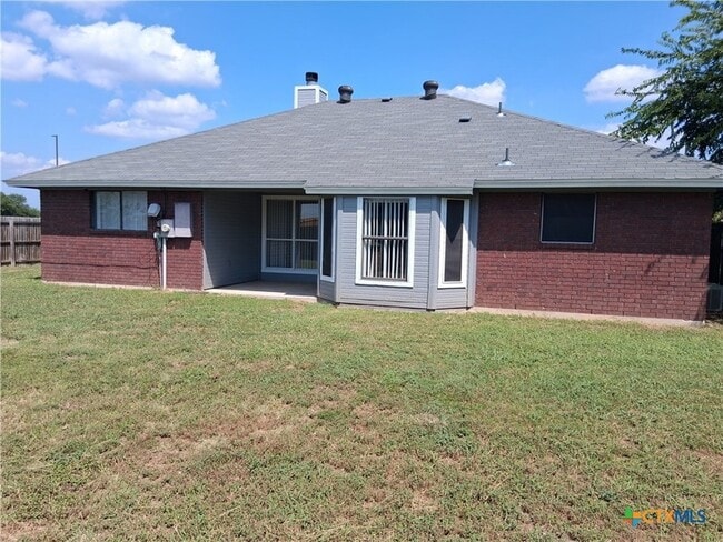 Building Photo - 3801 Riverrock Dr