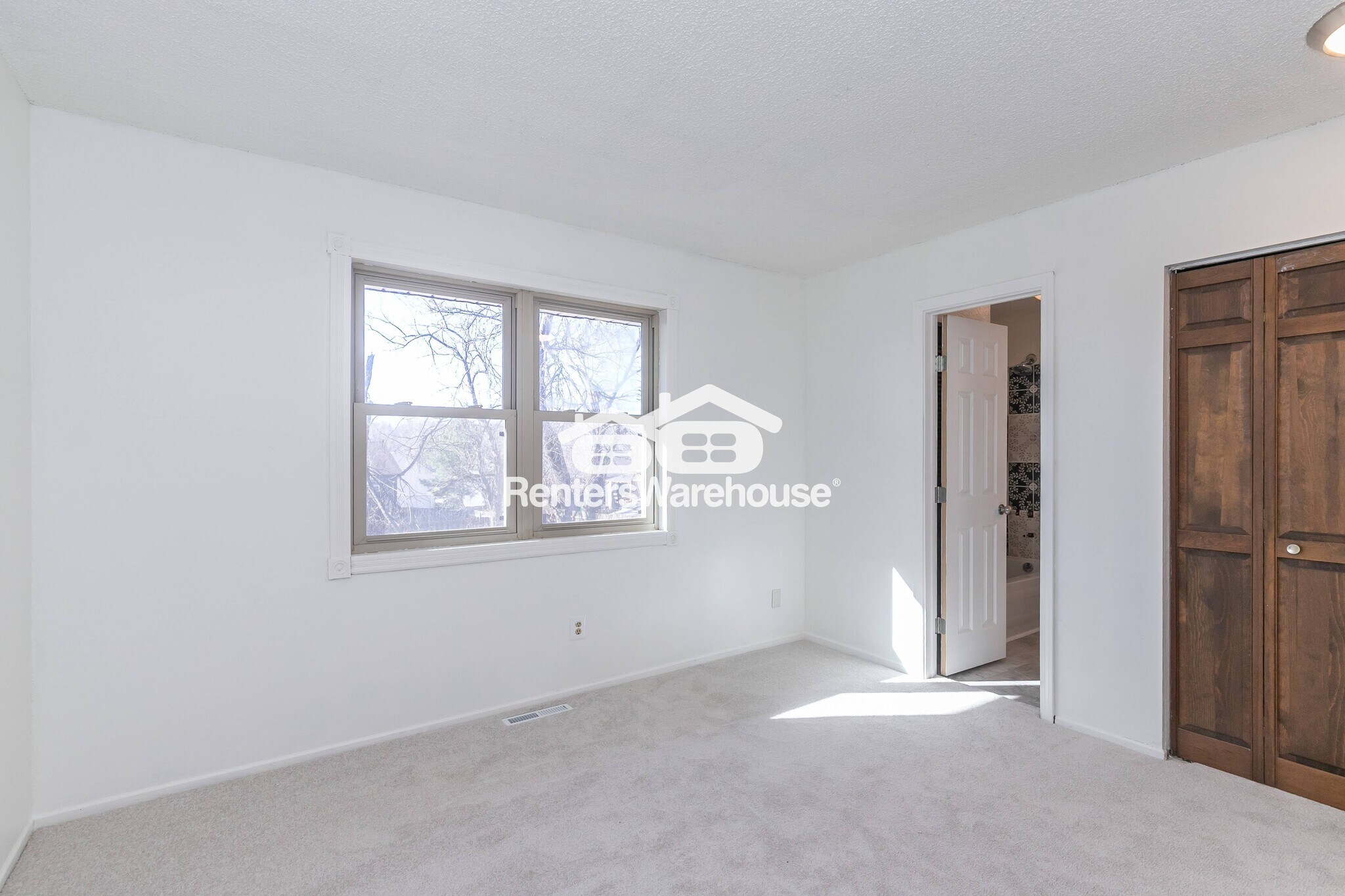 Building Photo - 203 Village Ln